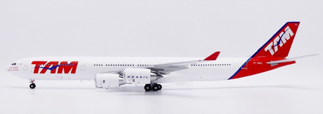 JC Wings 1:200 TAM Airbus A340-500 - Pedro Miniaturas