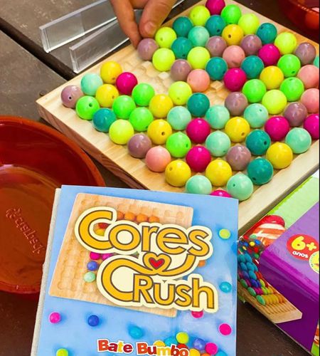Jogo Cores e Crush - Bate Bumbo