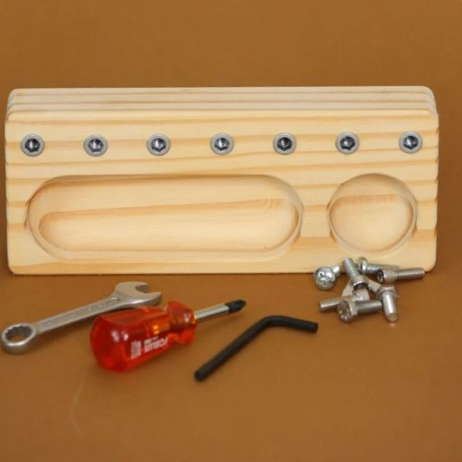 Tábua de Ferramentas Montessori - Criando Brinquedos