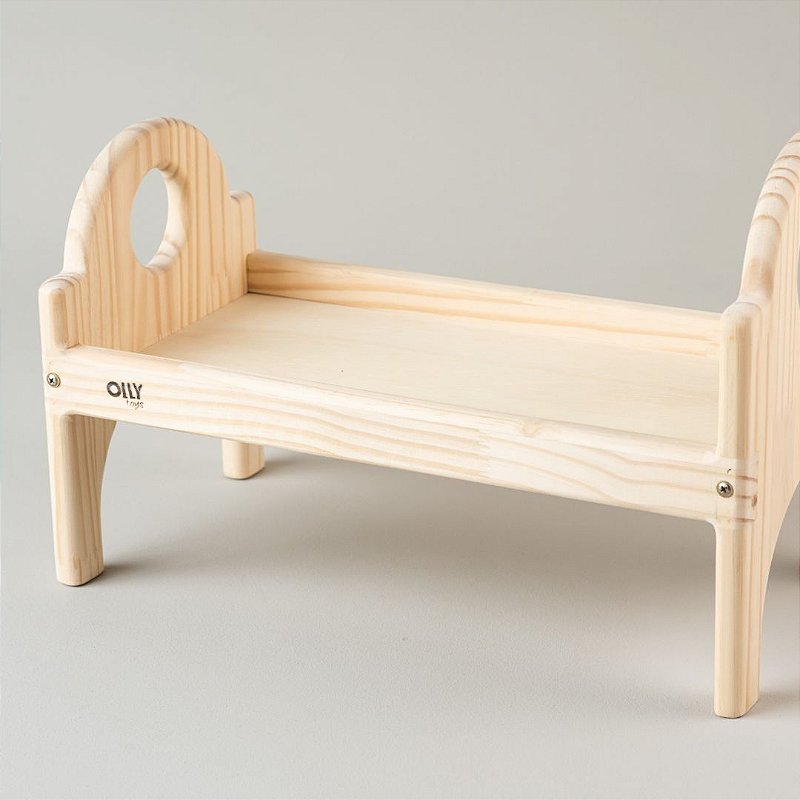 Cama de boneca de Madeira - Olly Toys