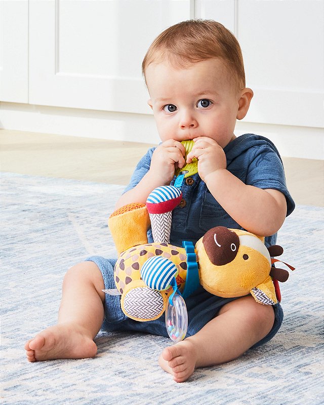 Mobile de atividades bandana Buddies Girafa Skip Hop