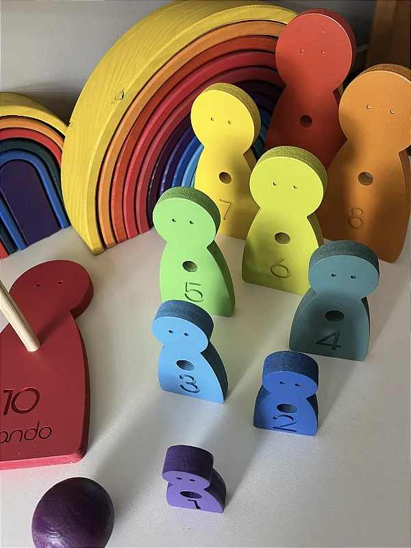 Torre de Empilhar e Boliche Colorido – Brinquedo de Madeira Multifuncional