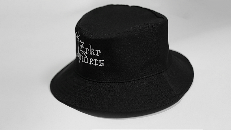 Bucket Hut - www.zekespiders.com.br