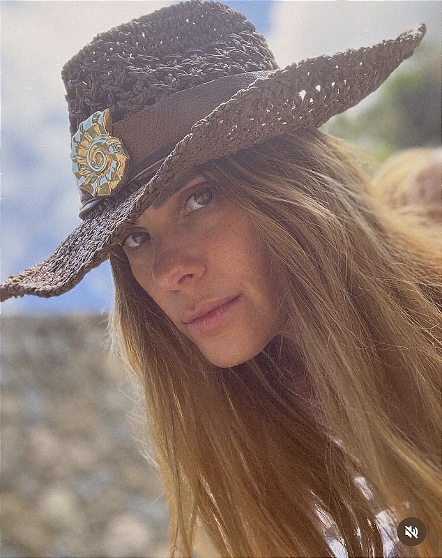 Chapéu Entre Estações