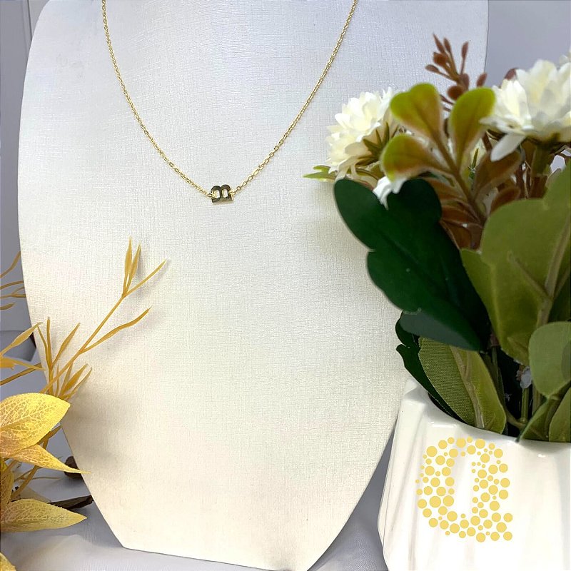 Colar Letra B Liso Dourado