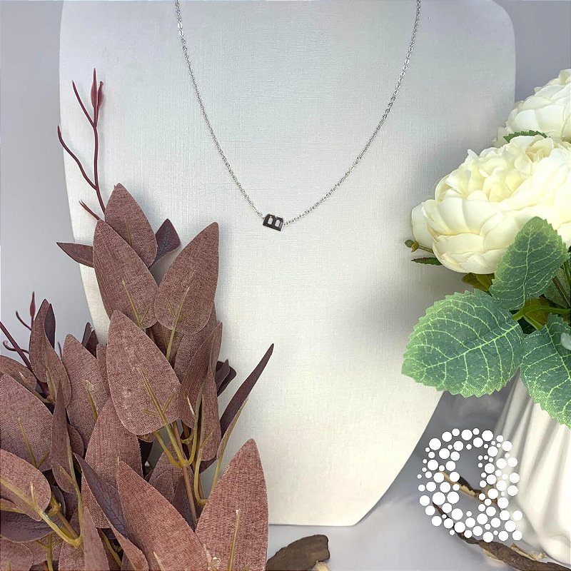Colar Letra B Liso Ouro Branco
