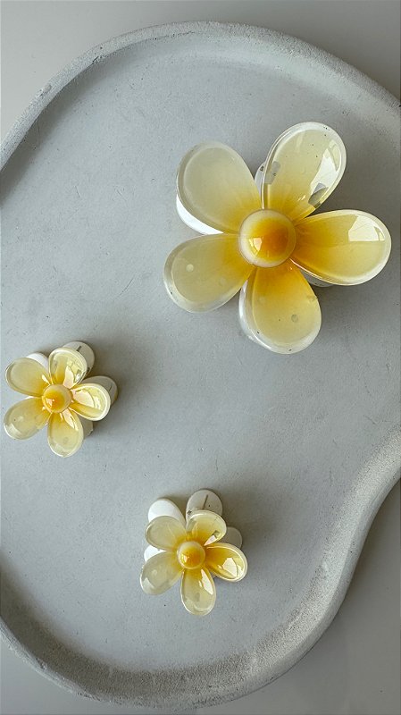 Presilha Trio Flores Acrilico