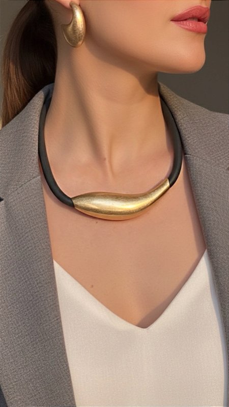 Colar Metal Escovado Silicone Preta