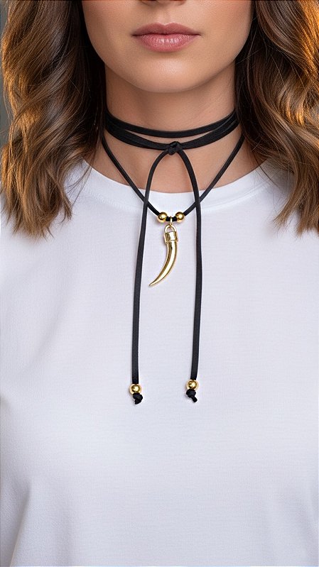 Colar Cordão Preto Dente de Sabre Dourado