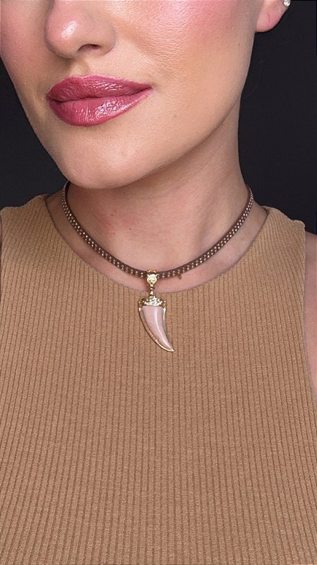 Choker Camurça Tachas Dente de Sabre Nude