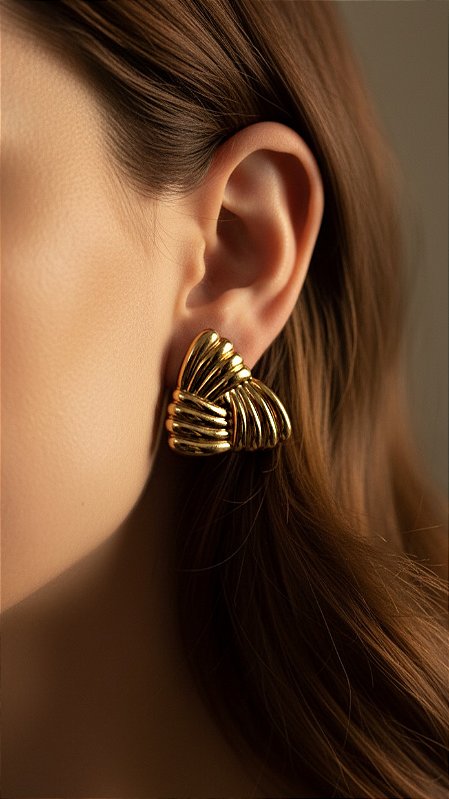 Brinco Nó Bottega Aço Dourado