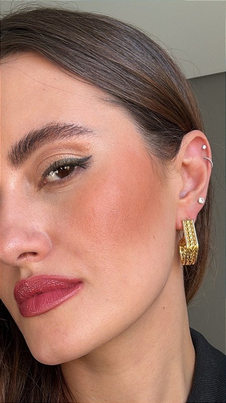 Brinco Argola Trabalhada Aço Dourado