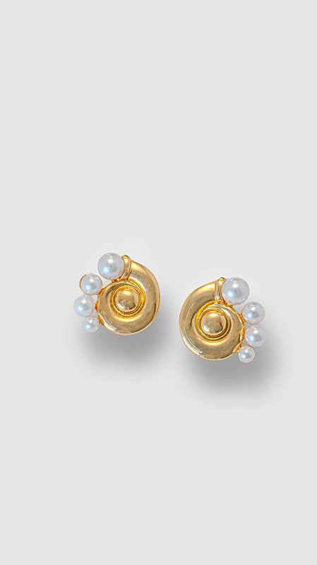 Brinco Caracol Detalhe Pérolas Dourado