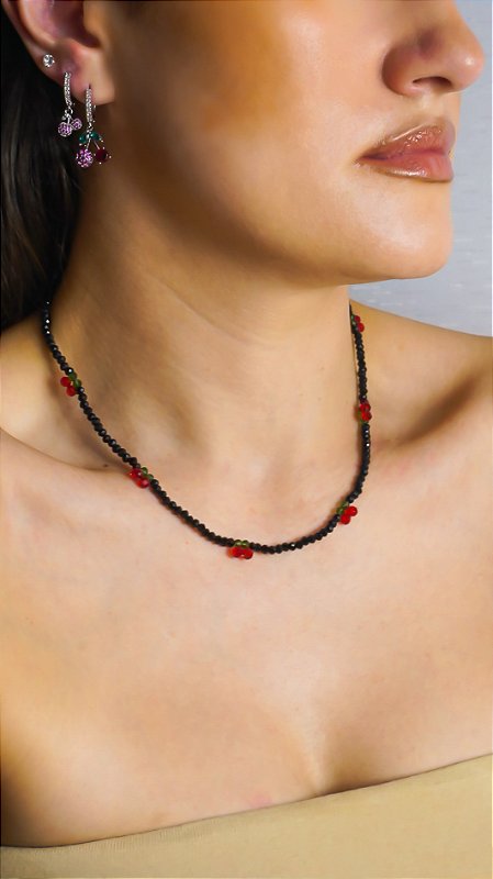 Colar Miçangas Swarovski Cerejinha Preto Aço