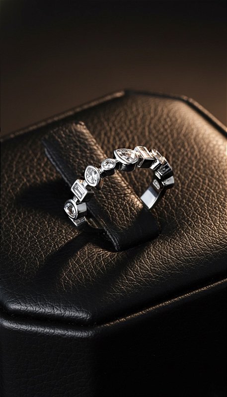 Anel Geométrico Zircônias Prata Ajustável