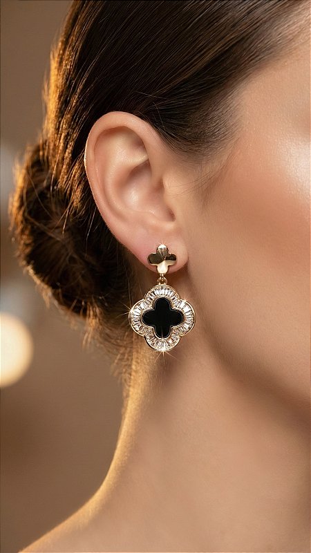 Brinco Insp Van Cleef Alhambra Preto Dourada