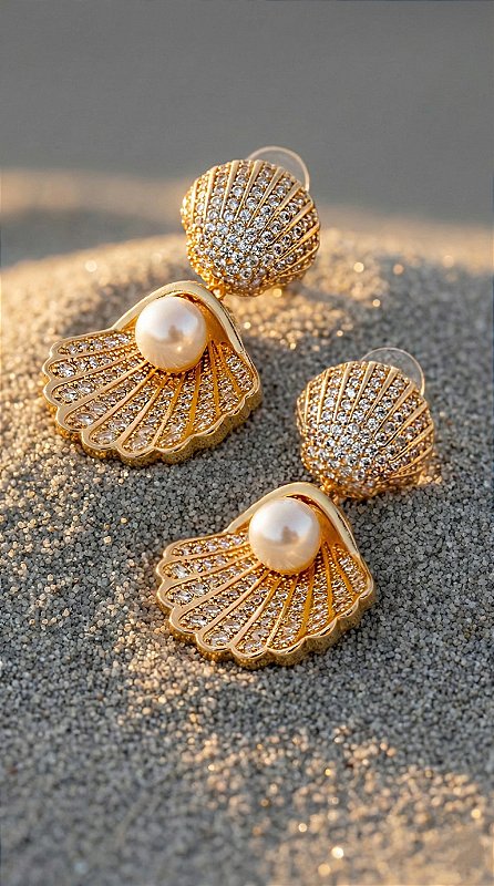Brinco Concha Cravejado Zircônia Detalhe Pérola Dourado