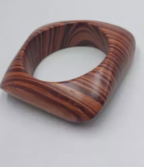 Bracelete Quadrado Madeira Estampado