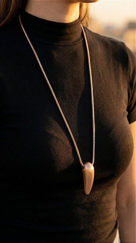 Colar Alongado Dente Metal Escovado Dourado