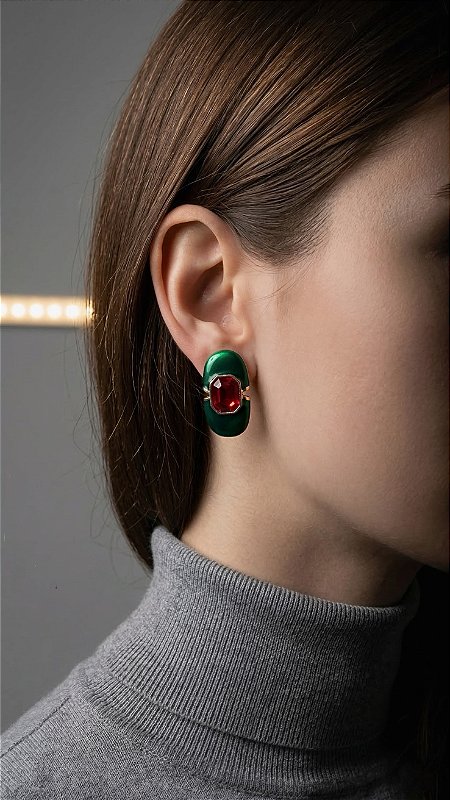 Brinco Oval Esmaltado Verde Pedra Vermelha Dourado