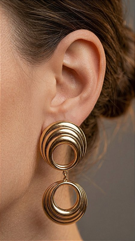 Brinco Esferas 3D Pendurado Dourado