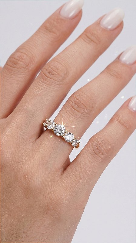 Anel Meia Aliança 5 Zircônias Banho Ouro 18K Aço