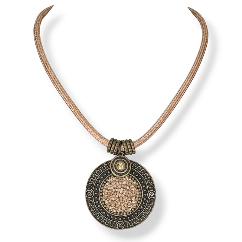 Colar curto c/ cordão, mandala c/ cascalho e pto de luz - bege e dourado 11648