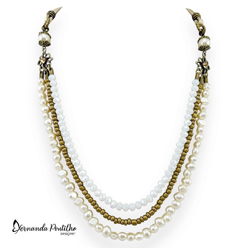 COLAR MÉDIO 3 VOLTAS C/ PÉROLAS, CRISTAIS E MIÇANGAS - BRANCO E DOURADO 12400