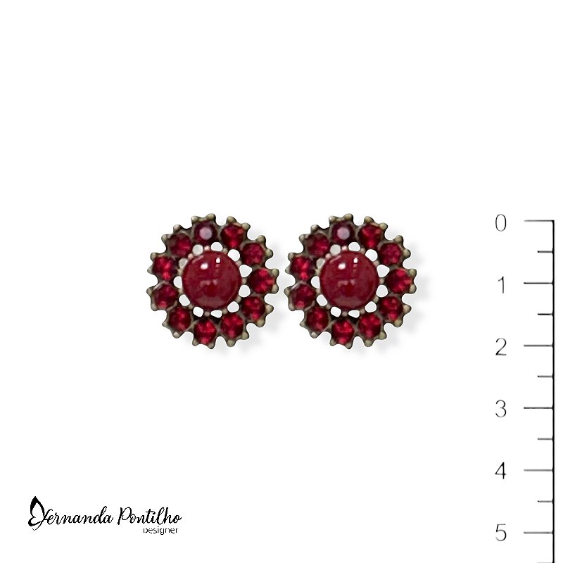 Brinco flor c/ pedra de resina e strass vermelho 12664