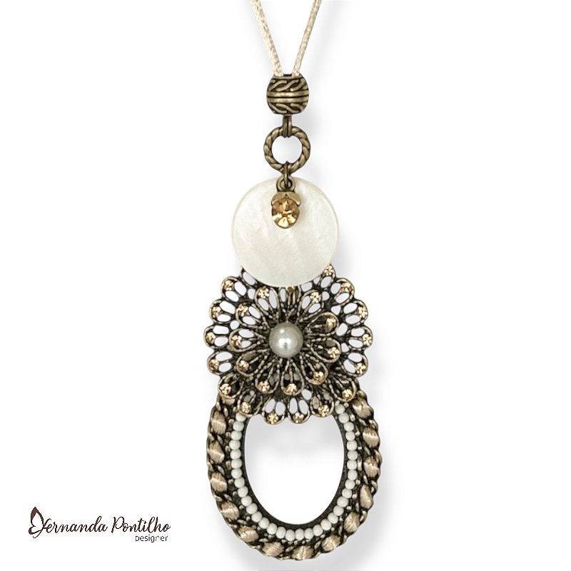 Colar longo c/ cordão, madrepérola, flor c/ strass e ping. oval customizado - branco, pérola e dourado 12684