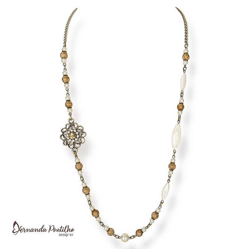 Colar médio c/ bolas, madrepérolas e flor lateral c/ strass - branco, pérola e dourado 12696