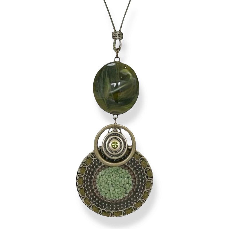 Colar longo de cordão ajustável c/ pedra de resina e mandala c/ cascalho - verde oliva 12765