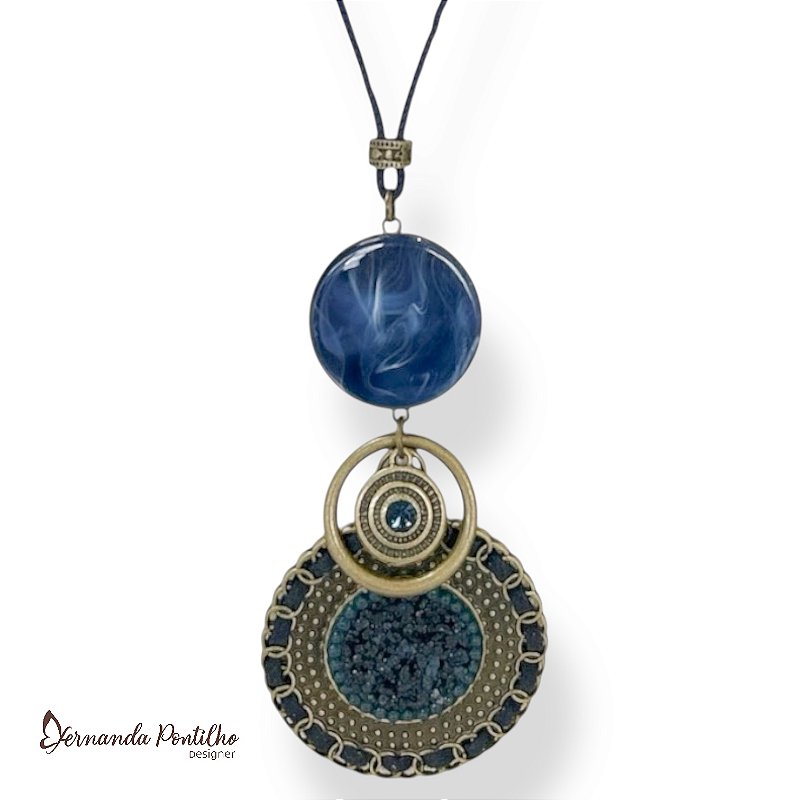 Colar longo c/ cordão, pedra de resina e mandala c/ cascalho - azul marinho 12764