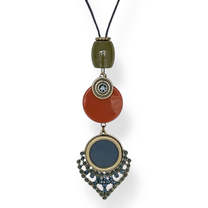 Colar longo de cordão ajustável c/ resinas e Ping. Metal c/ couro e strass - colorido 12810