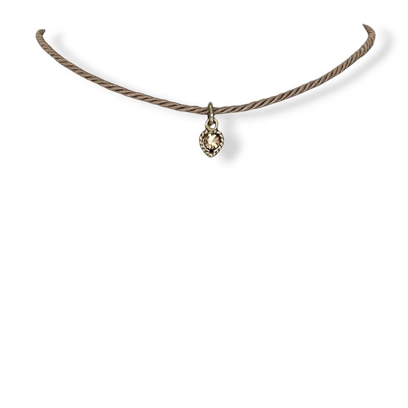 Choker cordão e pto de luz coração bege e dourado - 12819