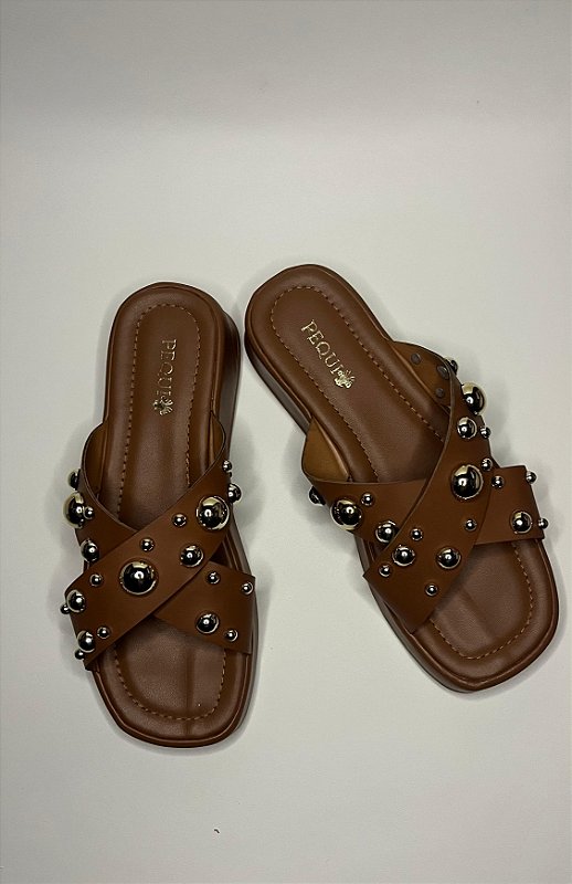 Sandália feminina flatform caramelo com aplique de bolinhas