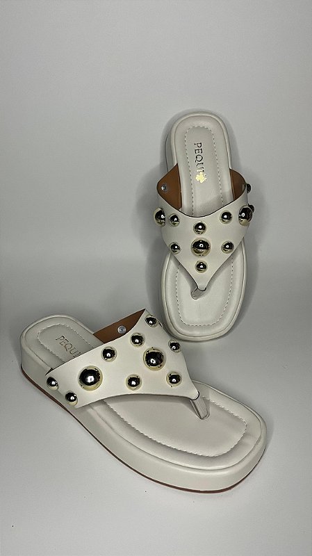 Sandália feminina flatform off white com aplique de bolinhas