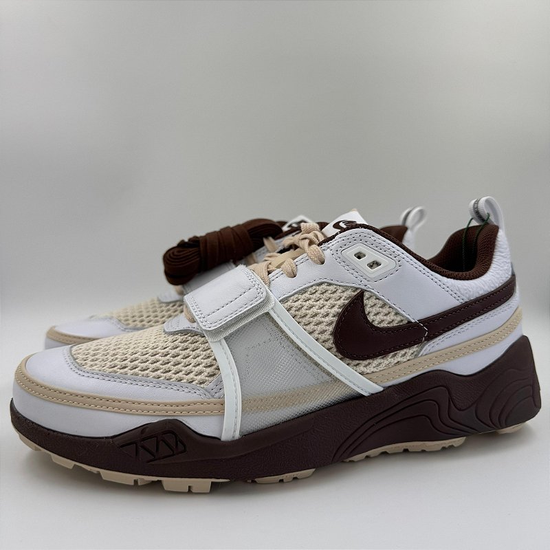 NIKE ZOOM FIELD JAXX TRAVIS SCOTT LIGHT CHOCOLATE - Bazar Do Tozzo
