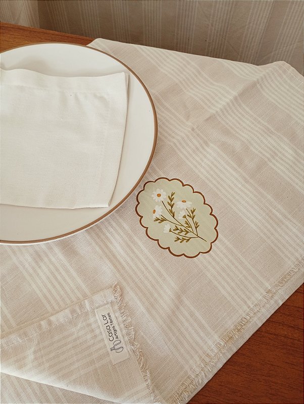 Caminho de mesa listrado e floral