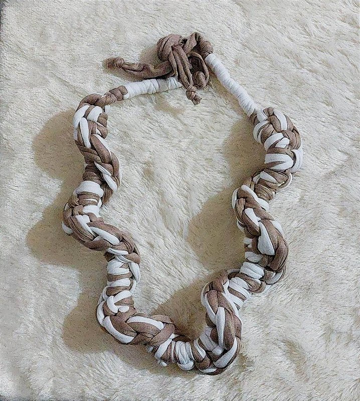 Colar Juliene: Exuberância e Design Boho Chic