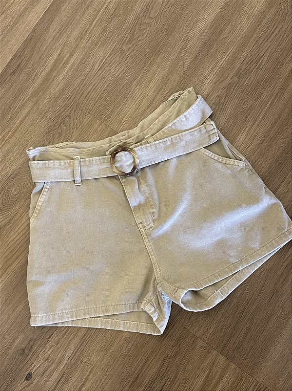 Shorts Com Cinto Bolso Faca Bege