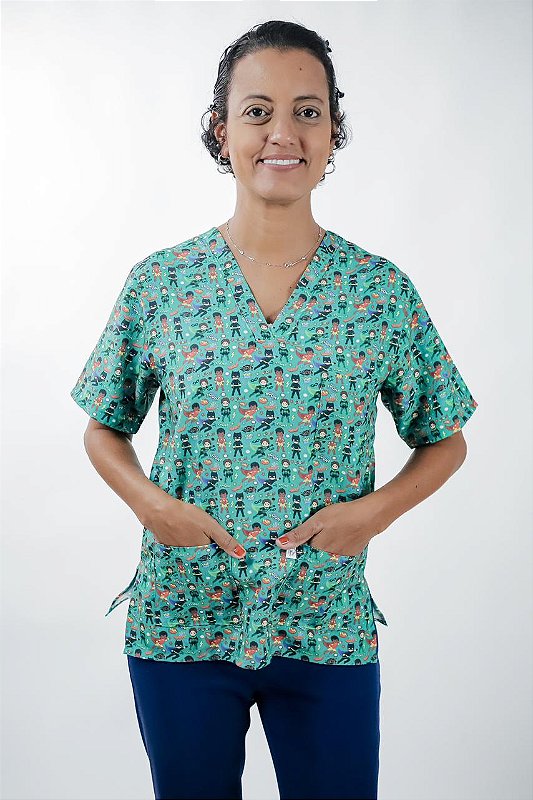 Conjunto Scrub Calça e Camisa | Estampa Super Heróis