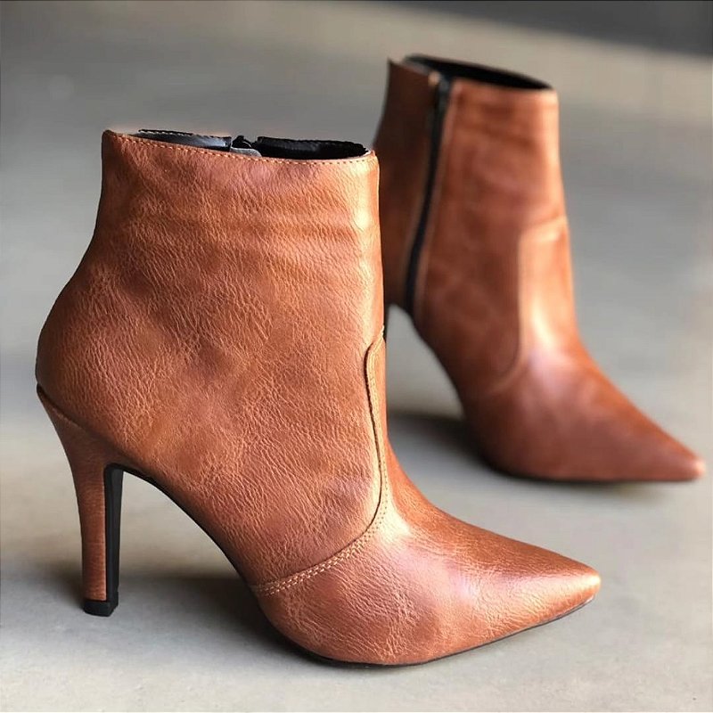 Bota de Salto Fino Caramelo