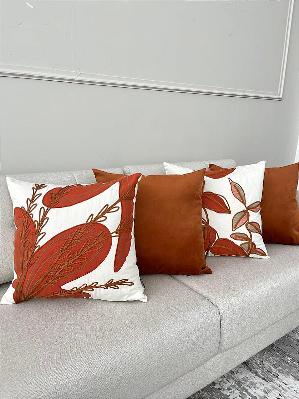 Conjunto com 4 Almofadas Bordadas Terracota