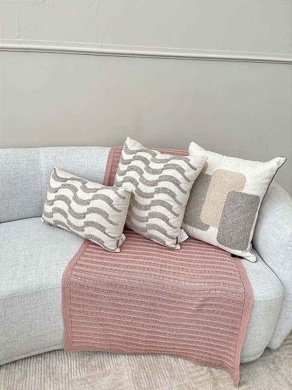 Conjunto com 3 Almofadas Bordadas Boucle