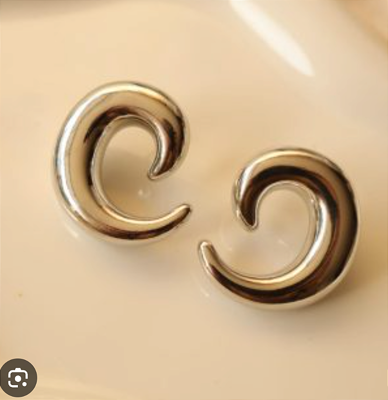 Brinco  dourada