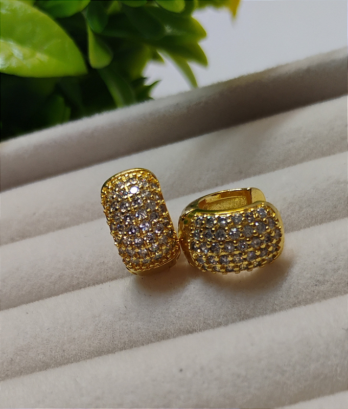 Brinco Argola Clik com Detalhes em Zircônia