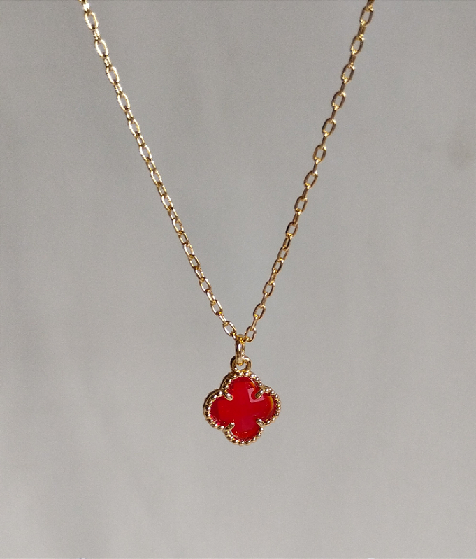 Colar Trevo Vermelho