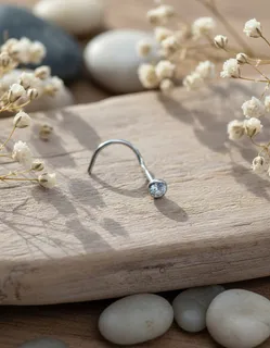 Piercing Nostril Aço cirúrgico com Pedra de Zircônia Cor Prateada