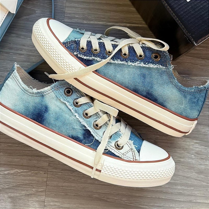Converse All Star Jeans Destroyed – Autenticidade e Estilo Sem Esforço.